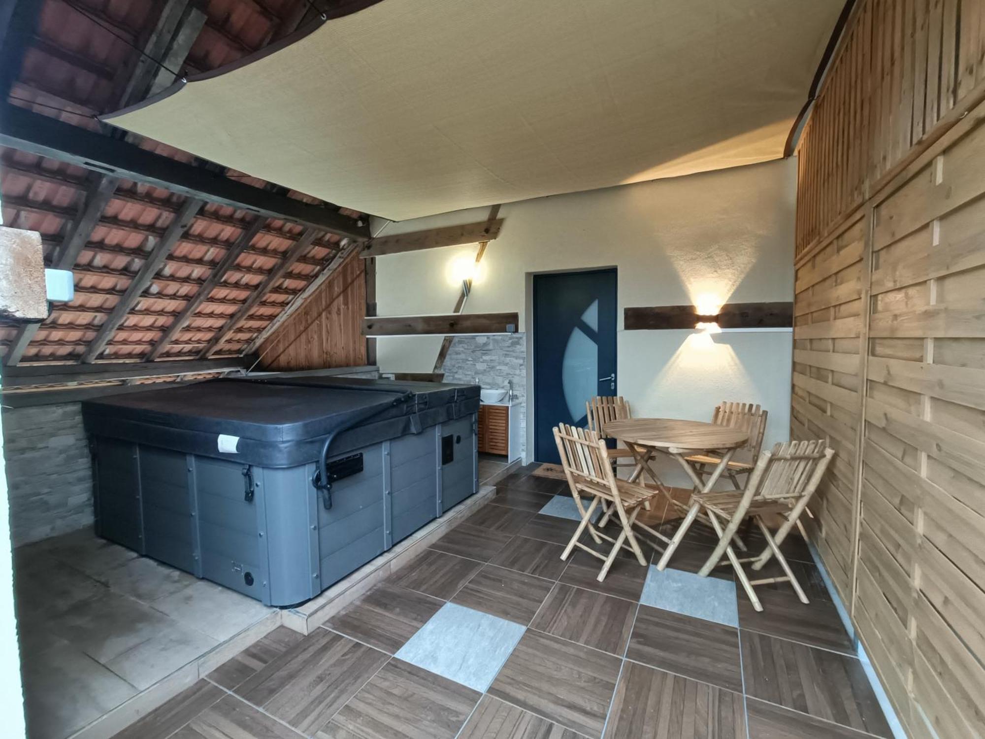 Maison D'Hotes Avec Jacuzzi -Sauna Daire Montreux-Chateau Dış mekan fotoğraf